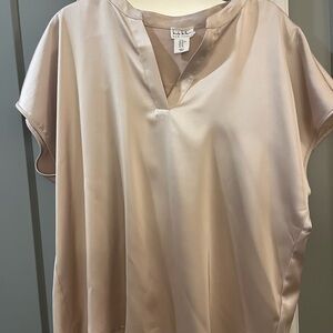 Champagne color ! It is all same color, but the lighting shows some rose tones